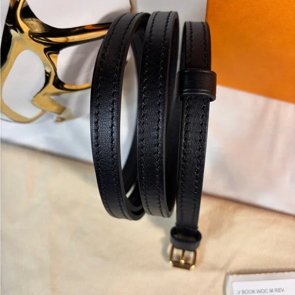 Louis Vuitton Reverse Book Woc Sold - Picture 14 of 16